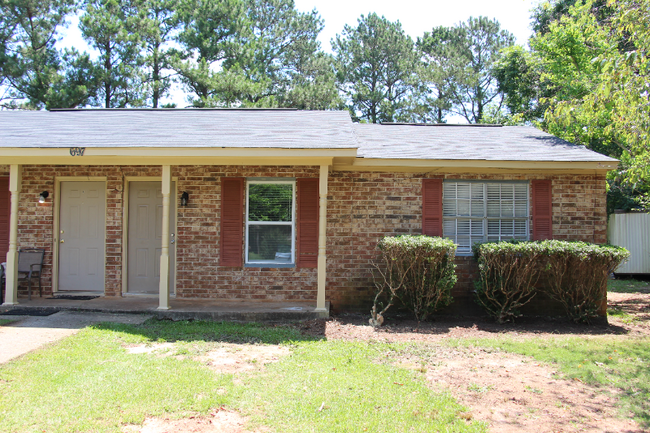 Photo - 505 Coventry Ct Townhome