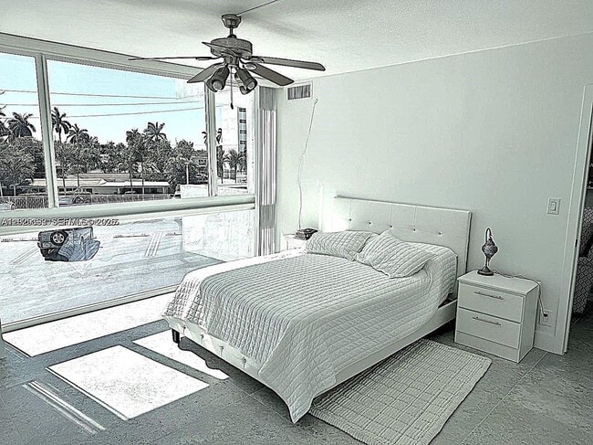 Photo - 2715 N Ocean Blvd Unit 2e