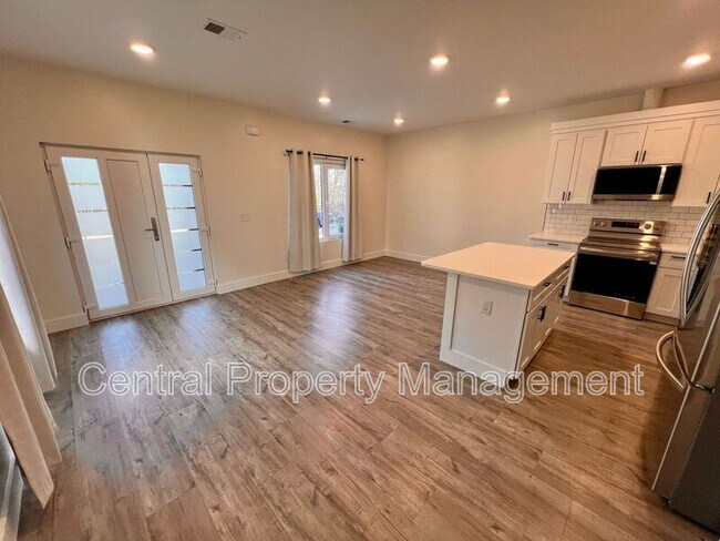 Photo - 30 Beverly Hills Dr