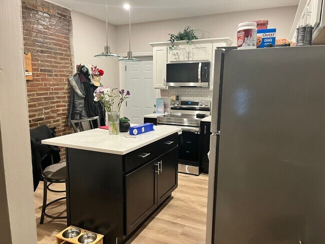 Photo - 2BR/1BA Townhouse in Central Northside! September 1 Move in! Unit PH 113