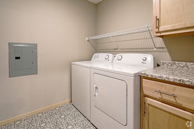 2BR, 1BA Den - 1002 SF