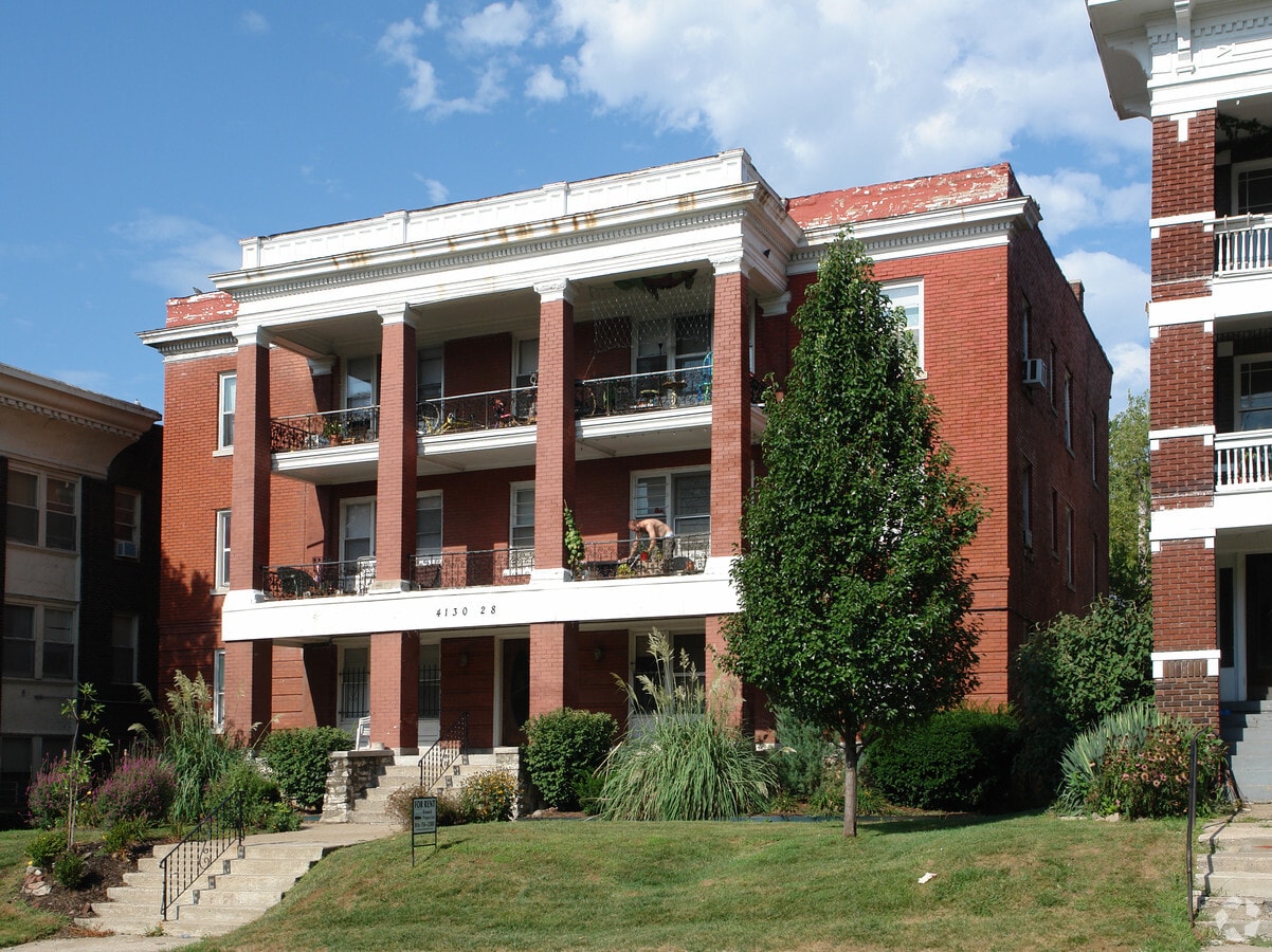 Photo - 4128-4130 Warwick Blvd Apartments