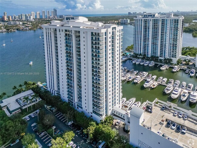 Building Photo - 17301 Biscayne Blvd Unit 902 Rental