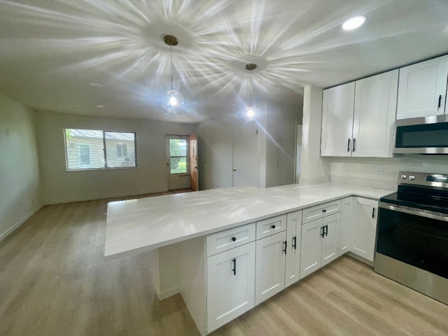 Photo - 1337 Cherry St