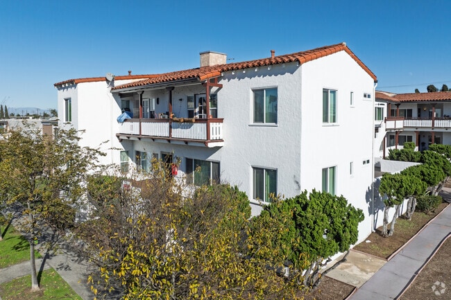 Building Photo - Beautiful Spanish-Style Building close to ...