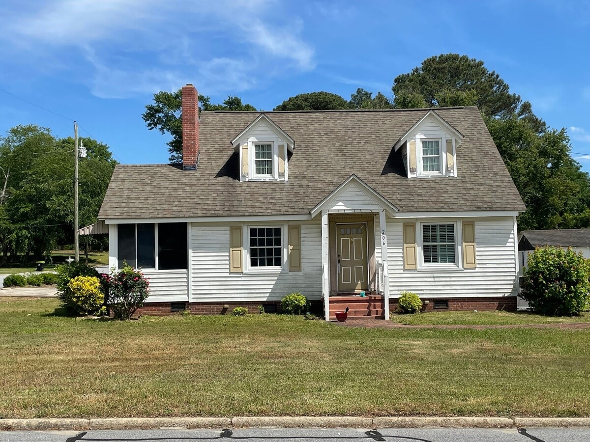 Photo - 206 N 2nd St