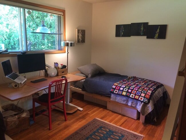 Photo - Lewis & Clark Law Students ONLY Unidad Room 1