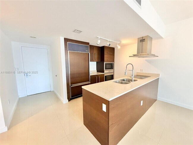 Photo - 495 Brickell Ave Unidad 1607
