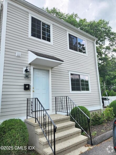 Building Photo - 86 Cos Cob Ave Rental