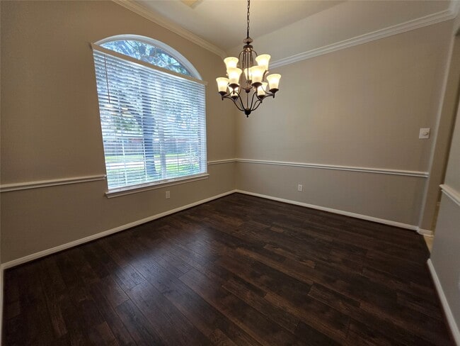 Photo - 536 Mannington Ln