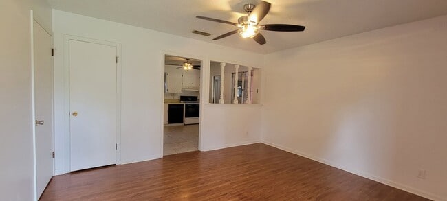 Photo - 644 Kingstowne Pl