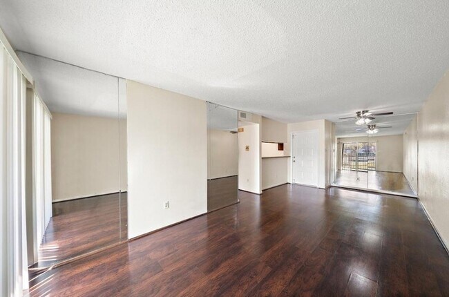 Photo - 2818 S Bartell Dr Unidad 4