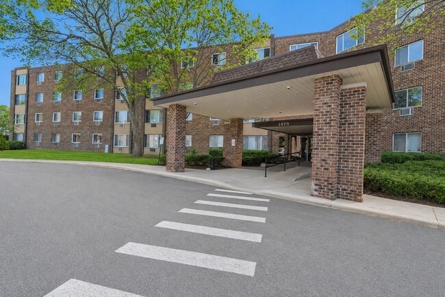 Building Photo - 1475 Rebecca Dr Unit 310