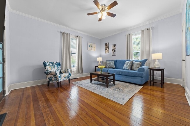Photo - 208 W Parkway Ave Unit West Parkway Ave