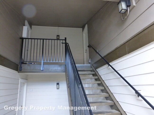 Photo - 12621 NE 130th Way