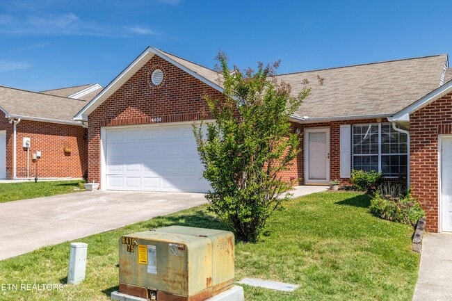 Photo - 4405 Greenfern Way