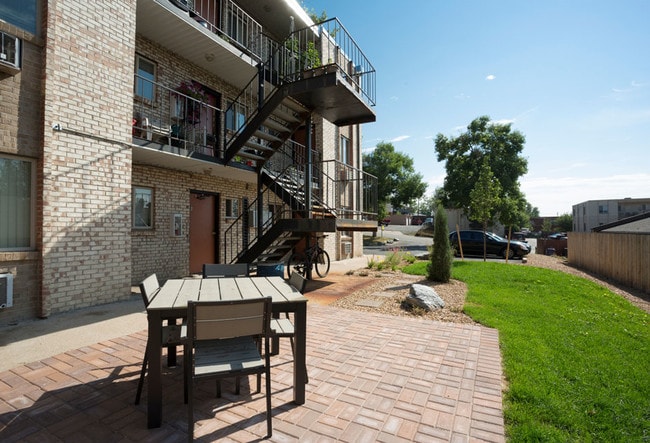 Photo - Light Rail West Apartments