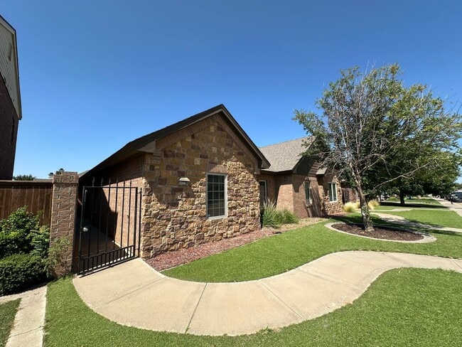 Building Photo - 4422 105th St Unit B