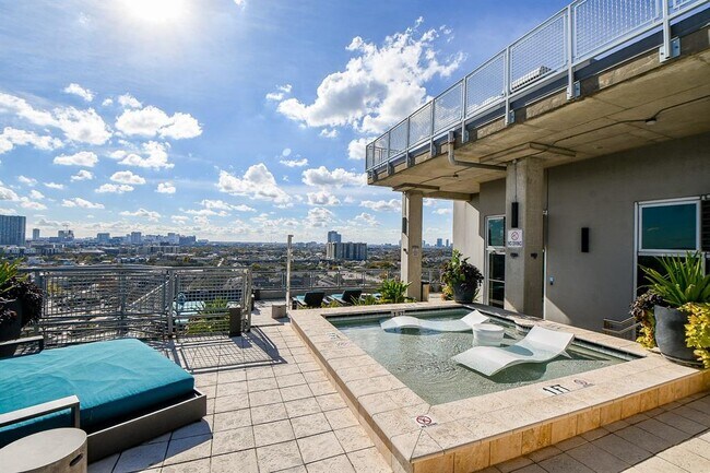 Photo - 2000 Bagby St Condo Unit 5441