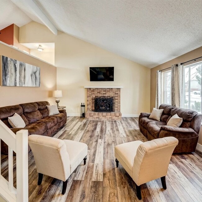 504 S Laredo Cir