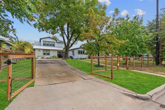 Photo - 1900 Ullrich Ave