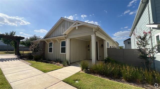 Building Photo - 1833 Woodlawn Wy Rental