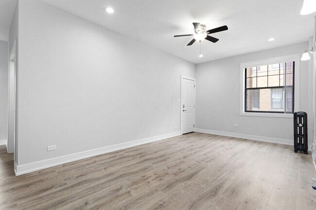 Photo - 7622 N Eastlake Terrace