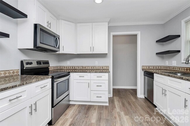 Photo - 1406 Pleasant Plains Rd