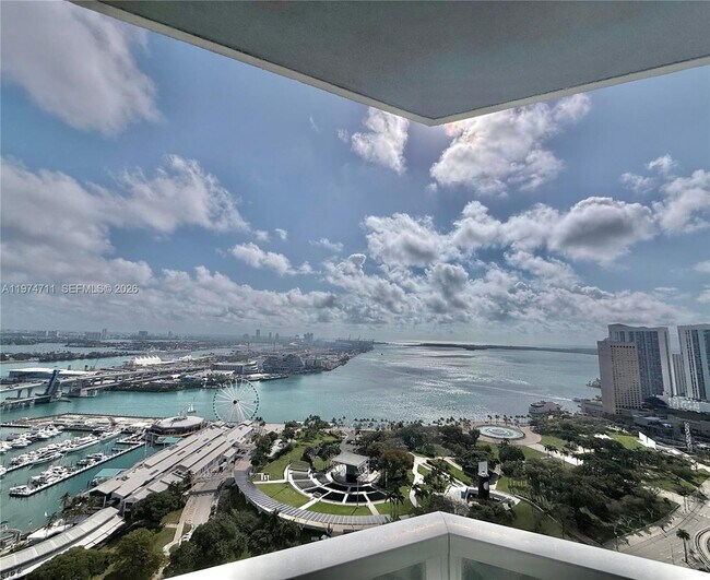 Building Photo - 244 Biscayne Blvd Unit 3403
