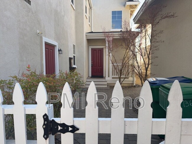 Photo - 1360 Waterloo Dr