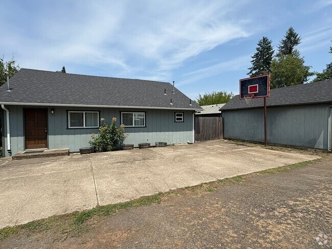 Building Photo - 1217 Goucher St Rental