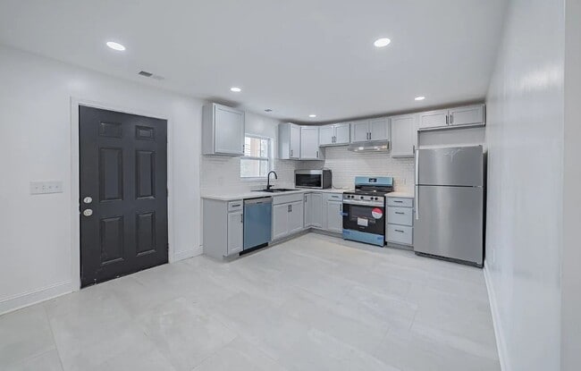 Photo - 830 Market St