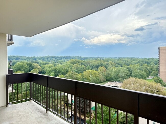 Photo - Spacious Condo—Utilities and Parking Inclu...