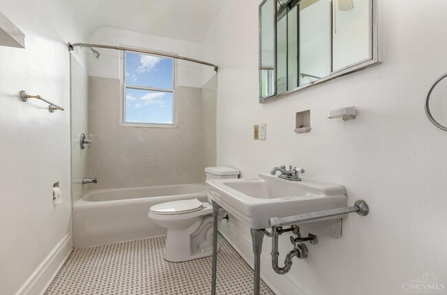 Building Photo - 3315 Renfro Ave Unit #2