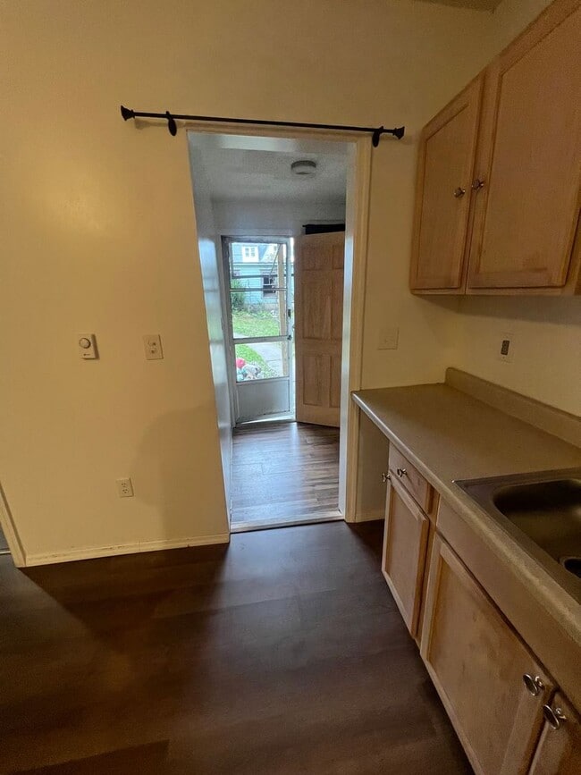 Photo - 755/757 N Main Unit 755 - Lower
