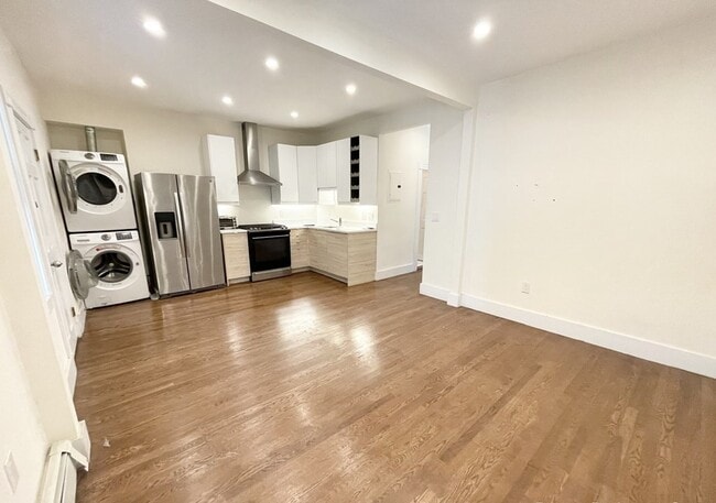 Building Photo - 106 Buttonwood St Unit 3