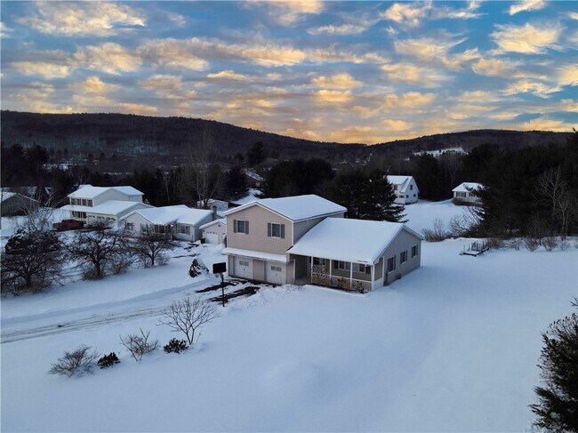 112 Central Dr