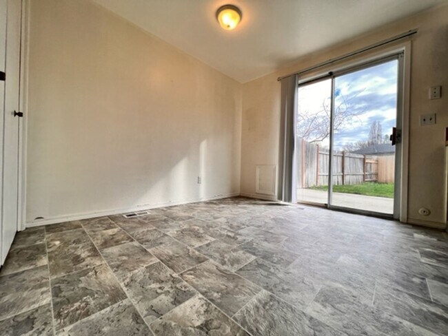 Photo - 200 N Stierman Way Unidad 718