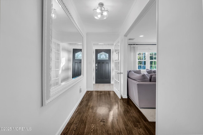 Photo - 1037 Woodgate Ave