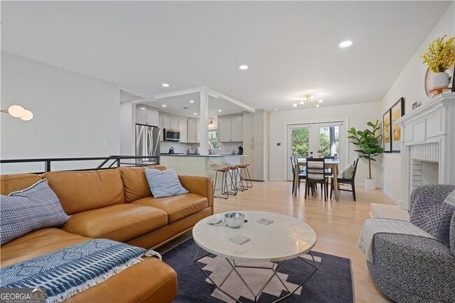 Building Photo - 677 Hillandale Cir