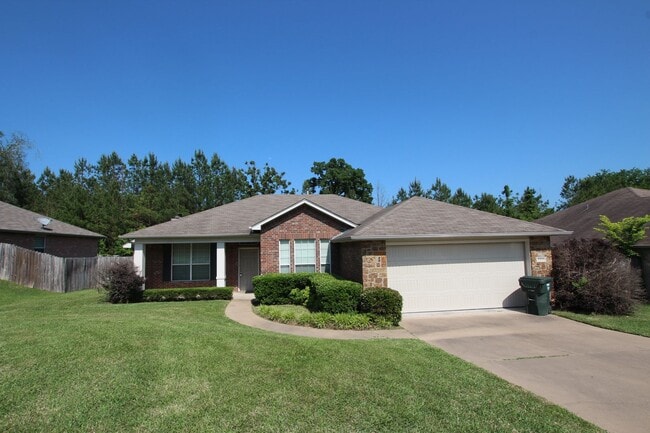 Coming Soon! 3 Bedroom 2 Bathroom Home in ... - Coming Soon! 3 Bedroom 2 Bathroom Home in ...