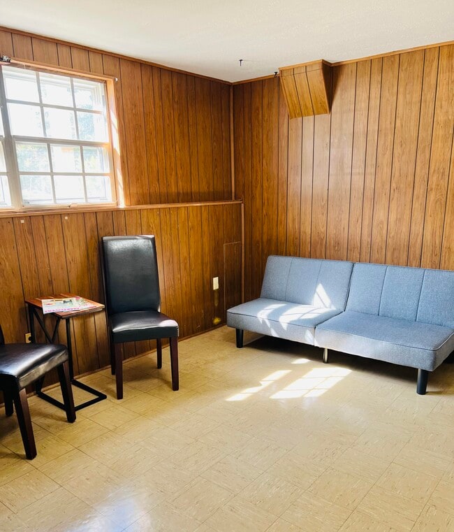 Photo - 1405 Pleasant Valley Dr Unit Room 2