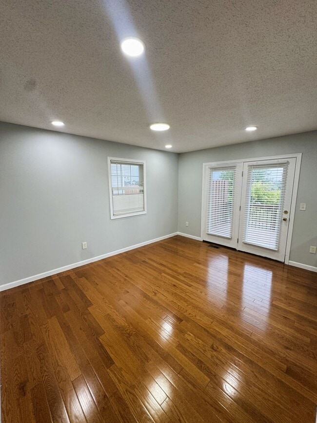 Photo - 1422 Founders Way