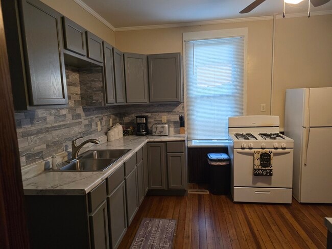 Photo - 2107 Windsor Ave