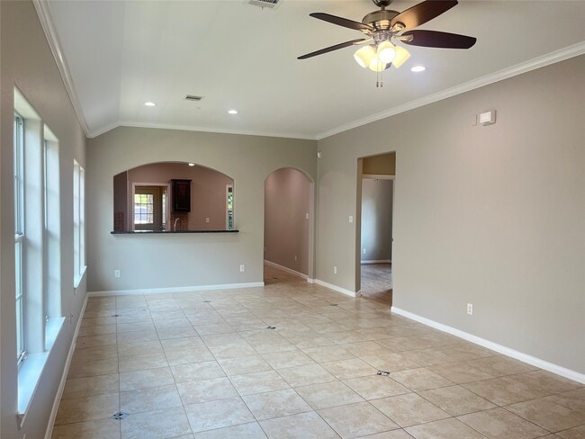 Building Photo - 6430 Skyview Dr Rental