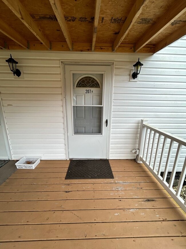 Building Photo - 207 Flaugherty Run Rd Unit A