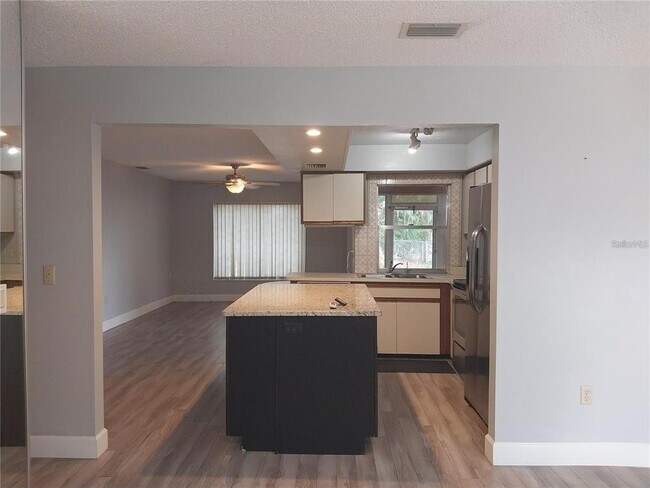 Photo - 3962 Basswood Dr