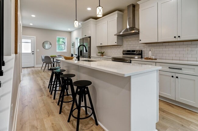 Photo - 2589 Dayton Ave