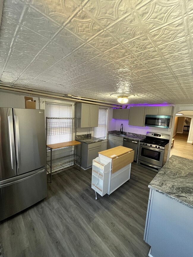 Kitchen Overview - 118 S Washington St Unit 1 Rental