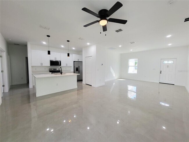 Photo - 1171 Sapphire St SE